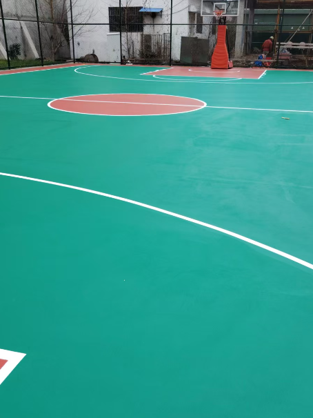 怀化 球场长期使用易出现地面开裂